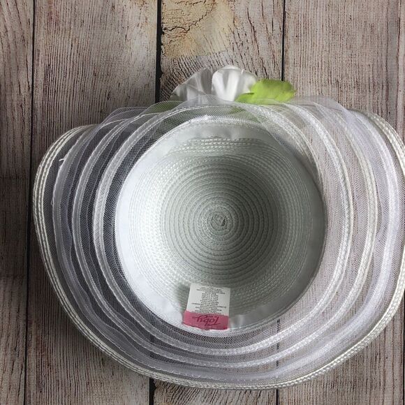 Carter's Spring/Summer Dress with Hat - Picture 11 of 12